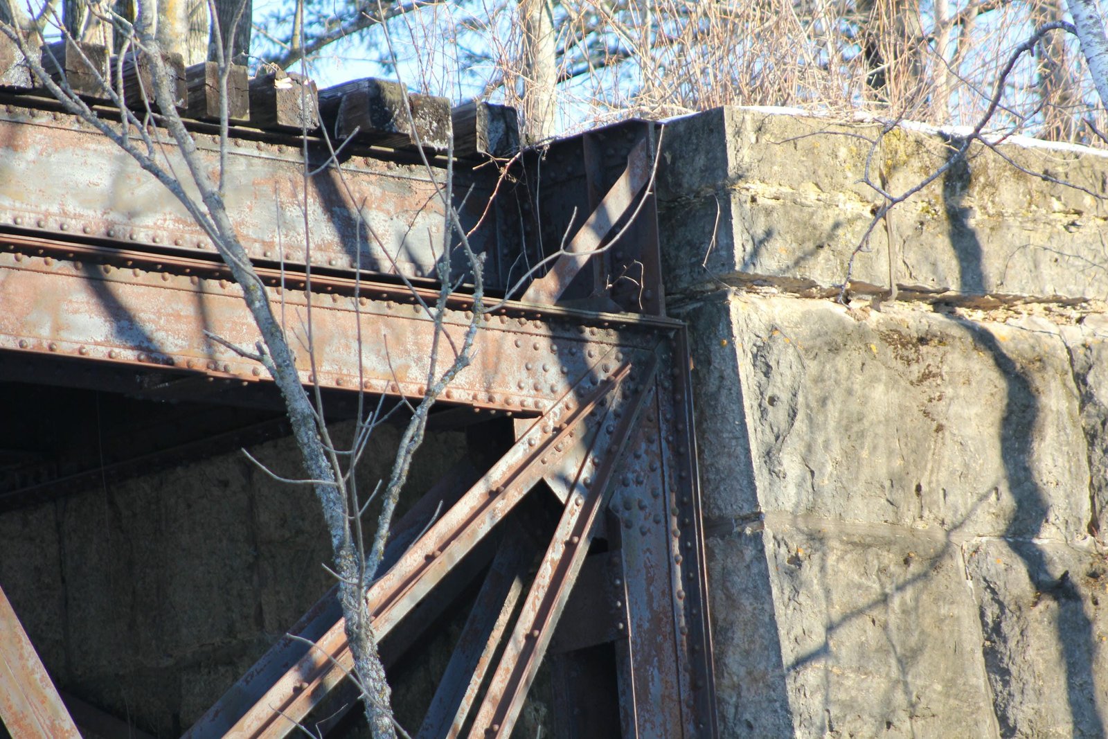 Upper angle connection